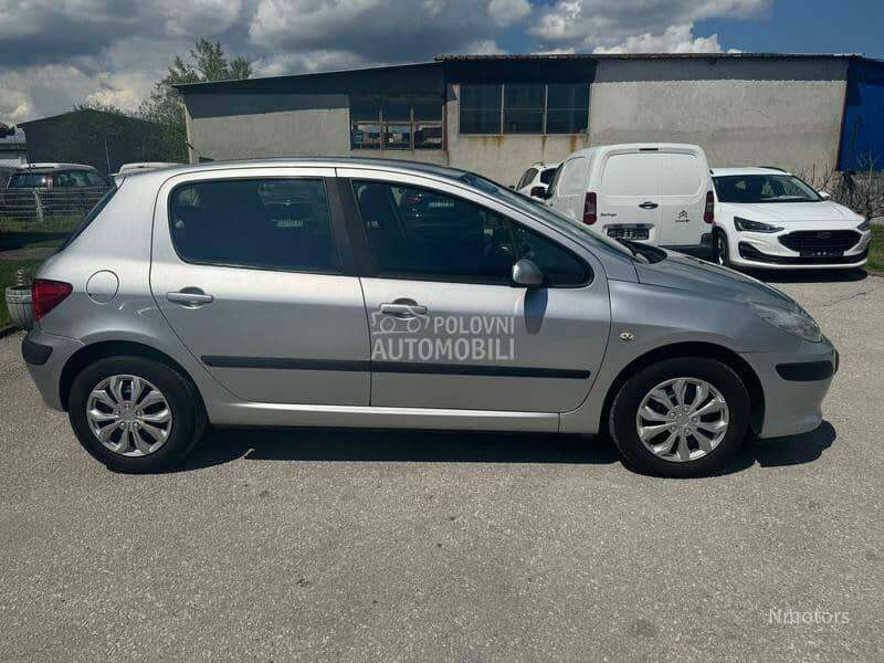 Delovi za Peugeot 307 2002 - 2016. god.