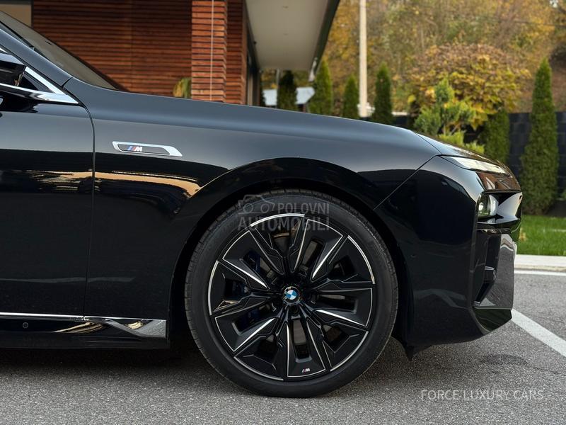 BMW M760e xDrive M Sport