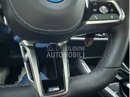 BMW M760e xDrive M Sport slika 30