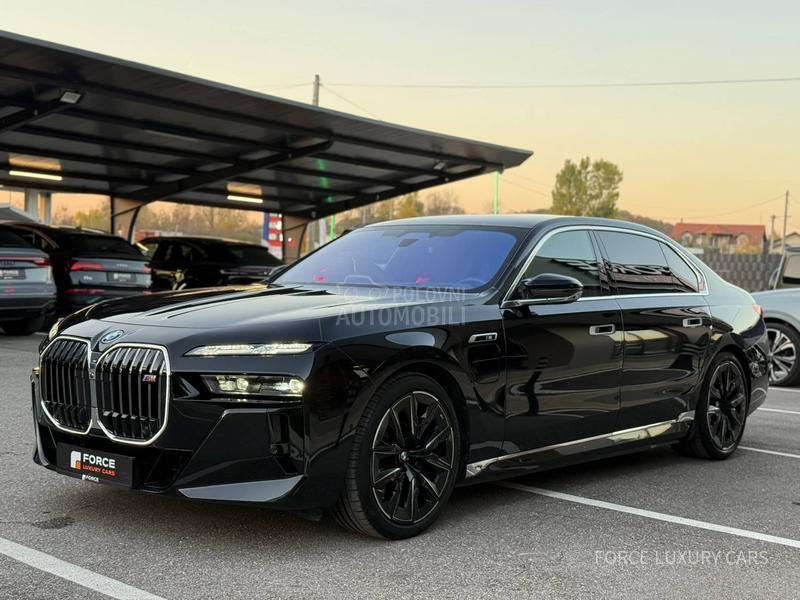 BMW M760e xDrive M Sport