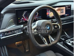 BMW M760e xDrive M Sport slika 15