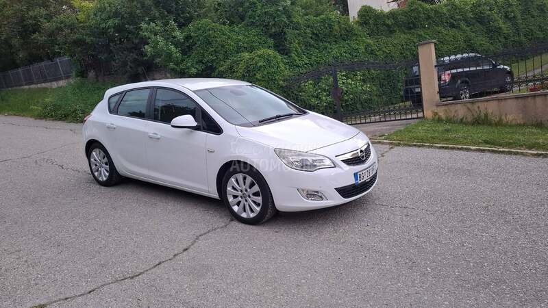 Opel Astra J 1.7 CDTI NOVA, NOVA