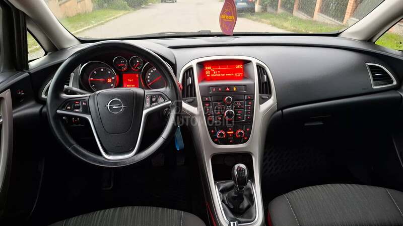 Opel Astra J 1.7 CDTI NOVA, NOVA