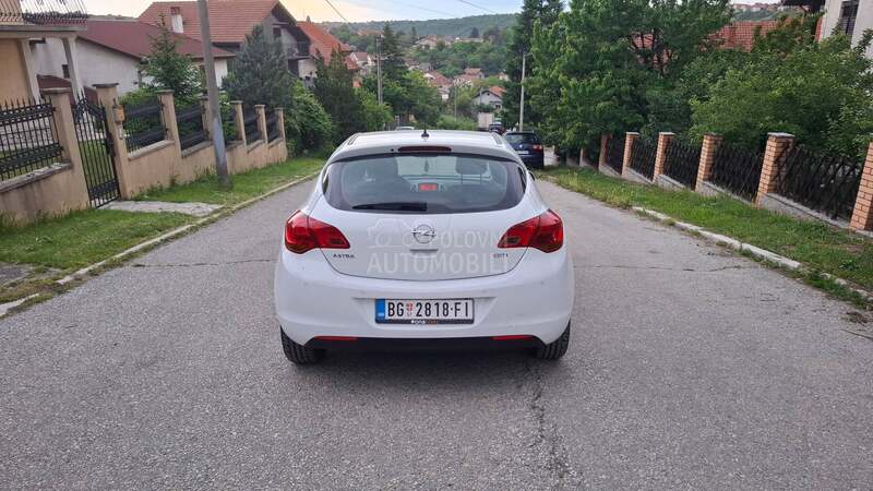 Opel Astra J 1.7 CDTI NOVA, NOVA