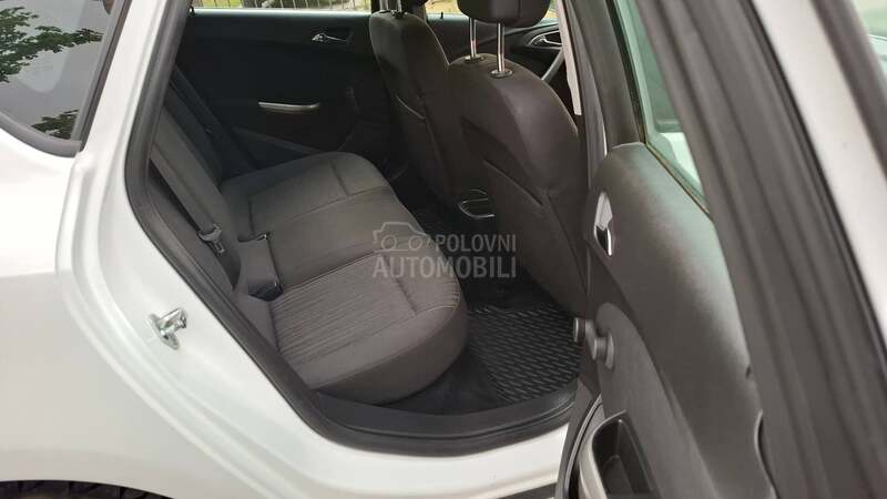 Opel Astra J 1.7 CDTI NOVA, NOVA