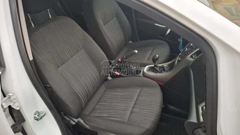Opel Astra J 1.7 CDTI NOVA, NOVA