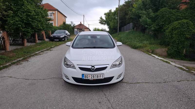 Opel Astra J 1.7 CDTI NOVA, NOVA