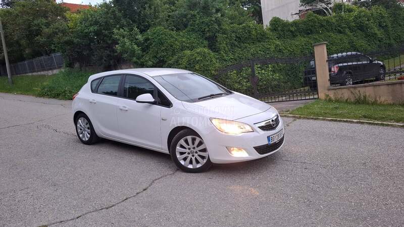 Opel Astra J 1.7 CDTI NOVA, NOVA