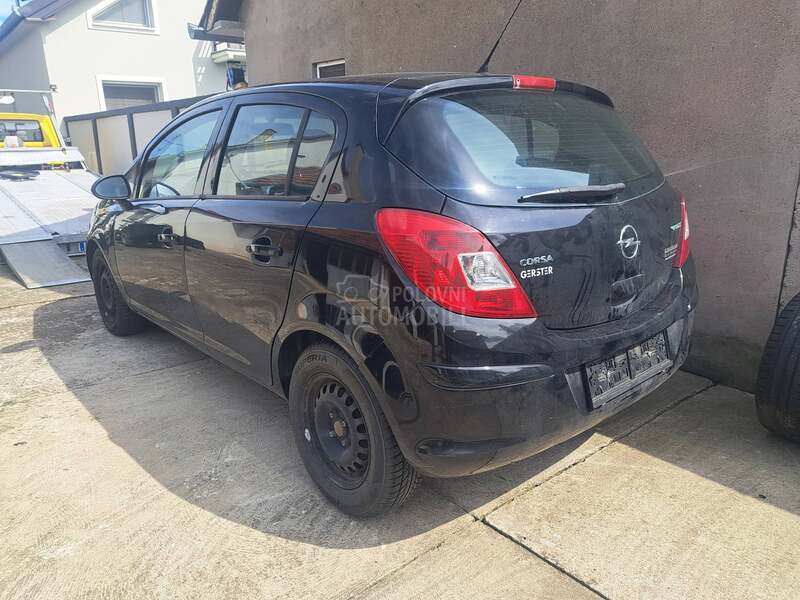 Opel Corsa D NEISPRAVAN