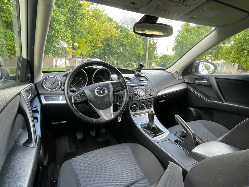 Mazda 3 PERLA