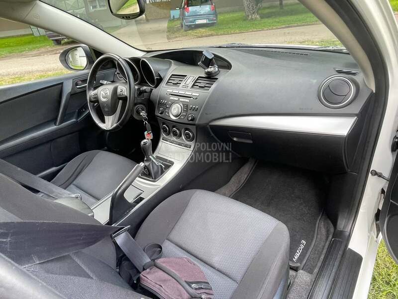 Mazda 3 PERLA