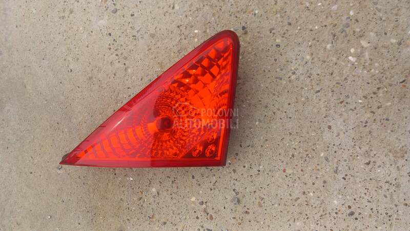stop lampa leva (na gepeku)