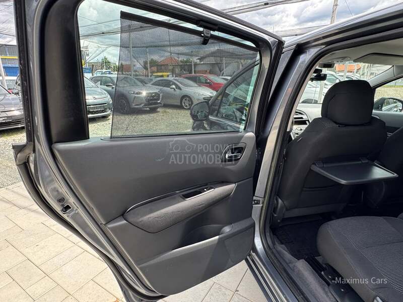 Peugeot 5008 1.6 HDI 7 SEDISTA