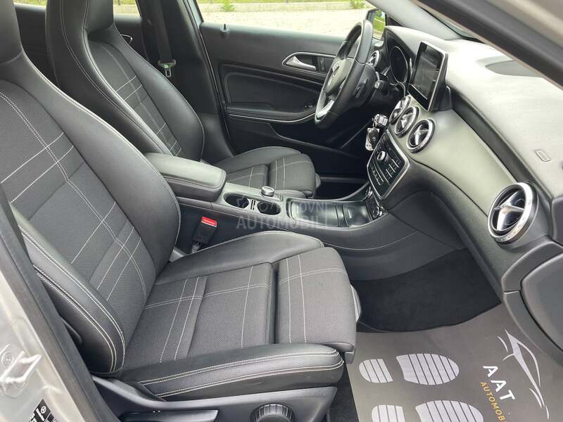 Mercedes Benz GLA 180 SPORT//KAM