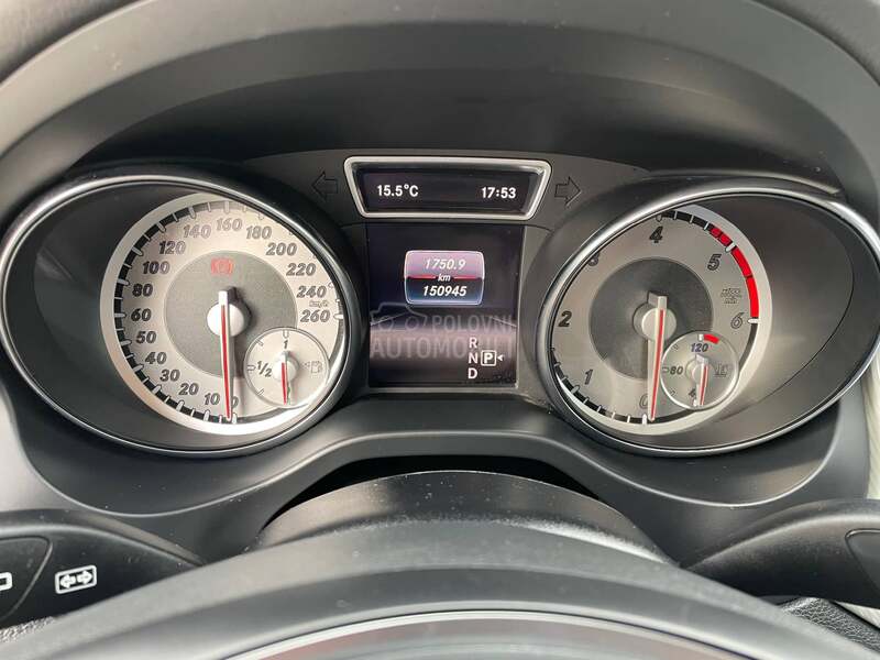 Mercedes Benz GLA 180 SPORT//KAM
