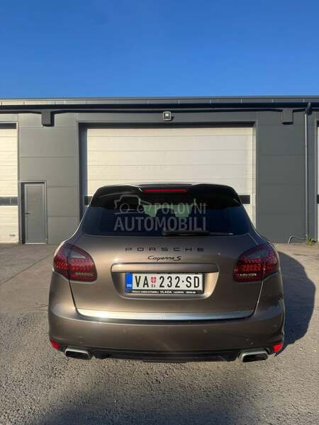 Porsche Cayenne S HYBRID