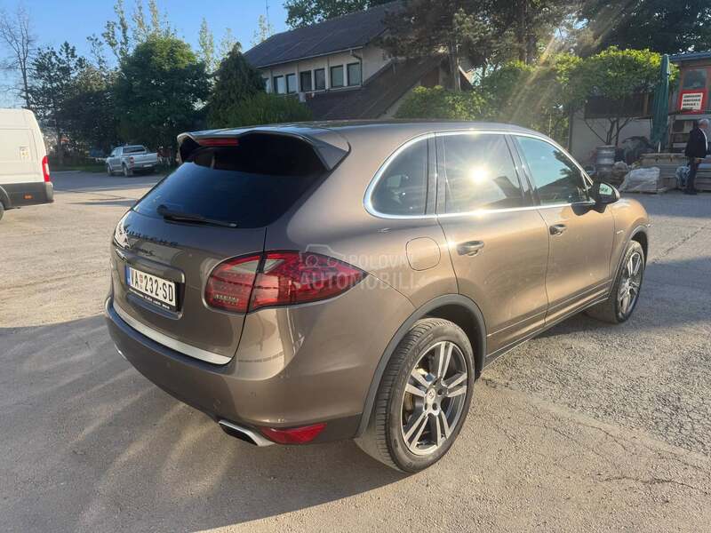 Porsche Cayenne S HYBRID