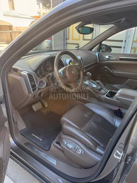 Porsche Cayenne S HYBRID