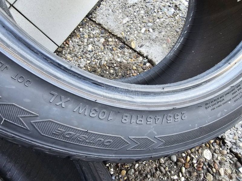 Roadstone 255/45 R18 Letnja