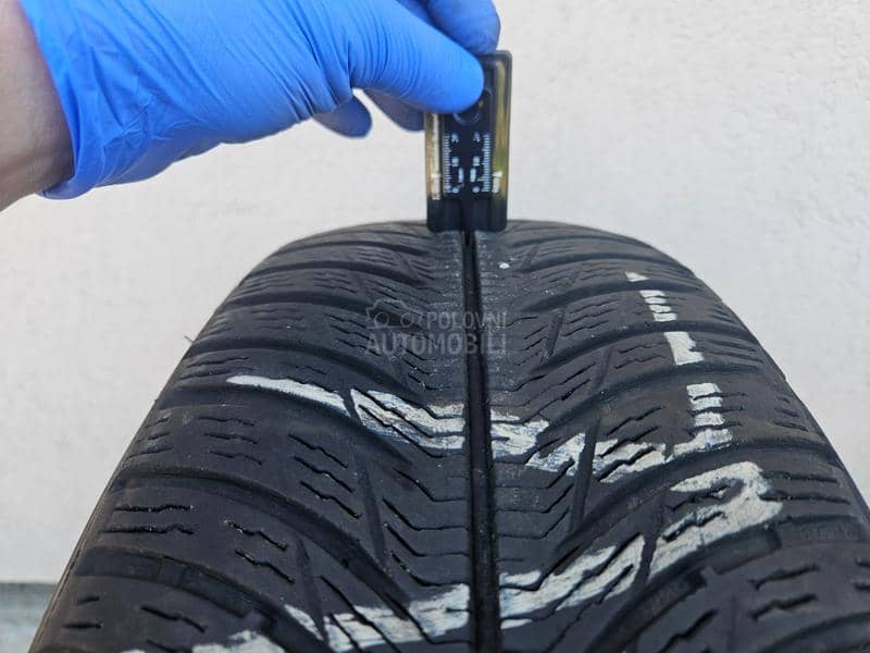 Michelin 215/65 R17 Zimska