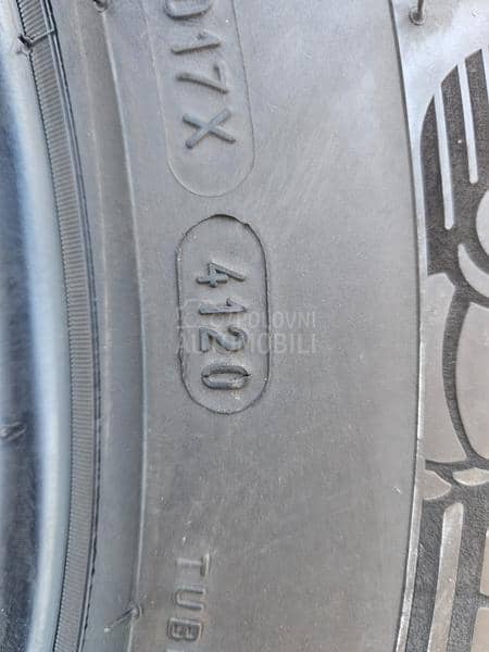 Michelin 215/65 R17 Zimska