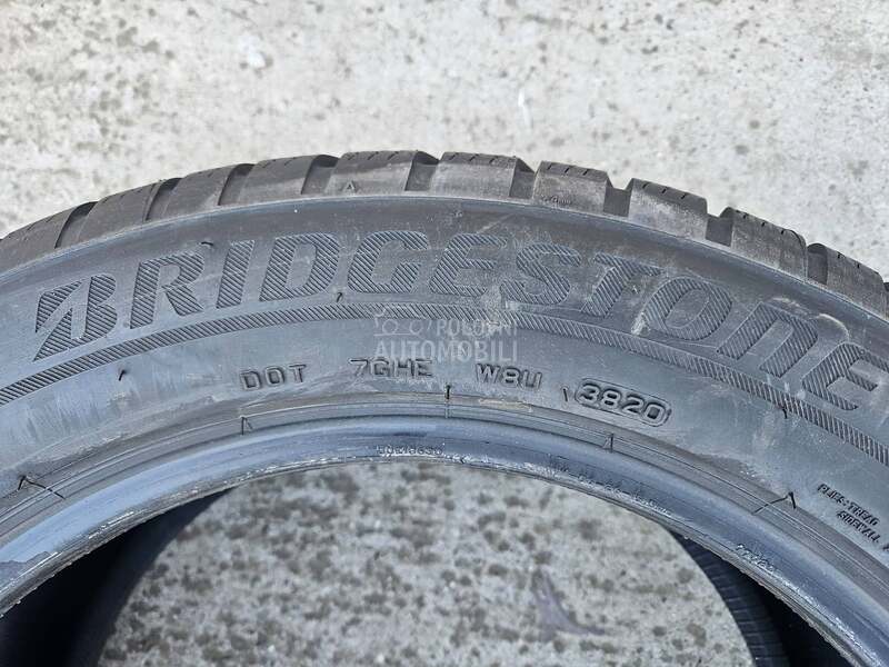 Bridgestone 255/50 R18 Zimska