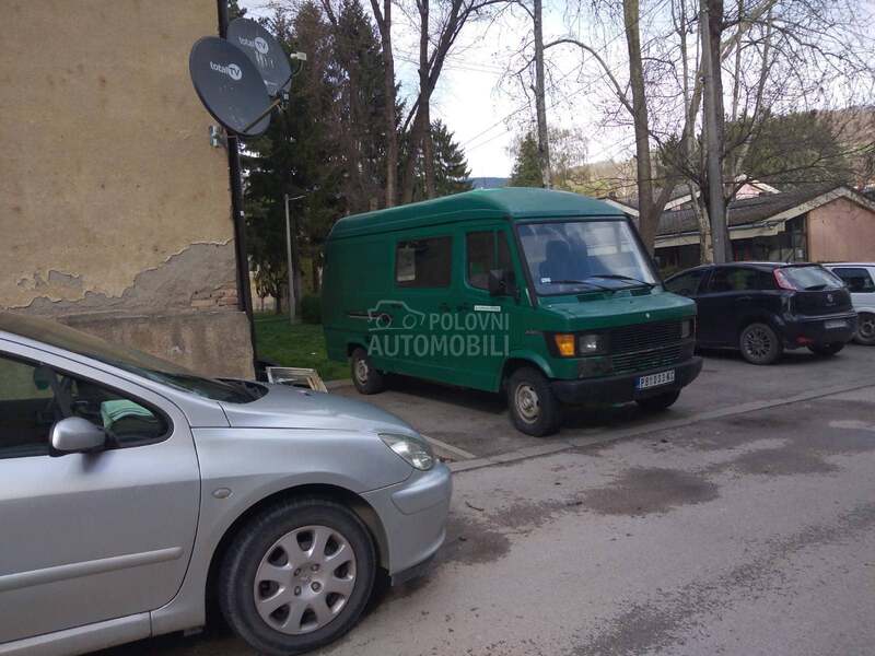 Mercedes Benz 208 208