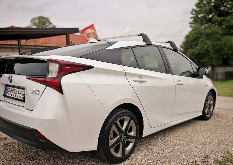 Toyota Prius 4x4