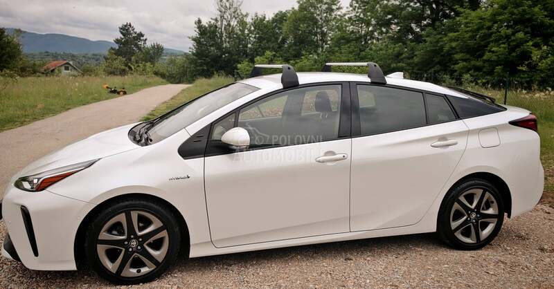 Toyota Prius 4x4