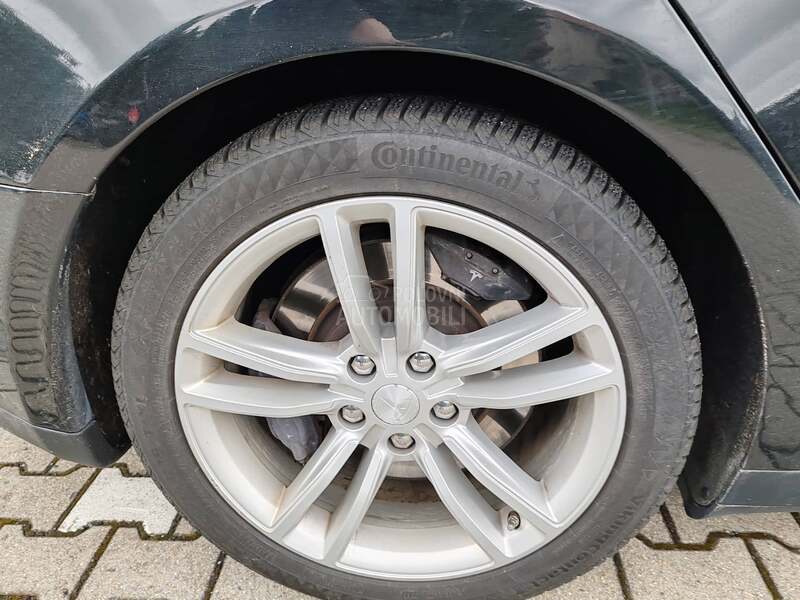 Tesla Model S P85