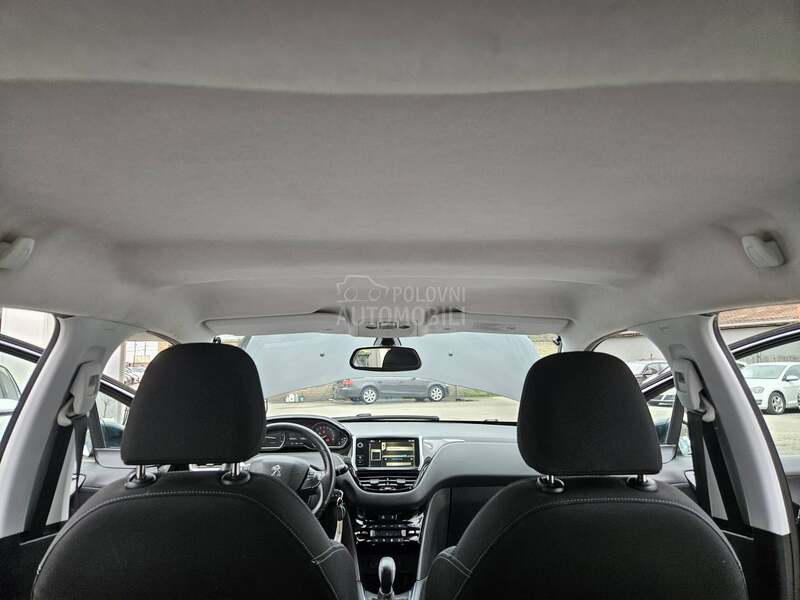 Peugeot 208 N A V I  L E D
