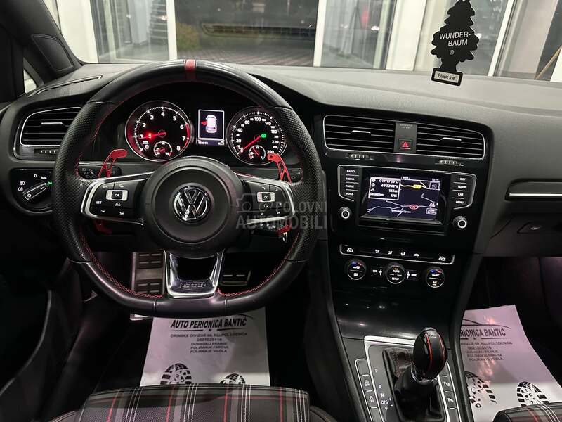Volkswagen Golf 7 GTI PERFORMANCE DSG