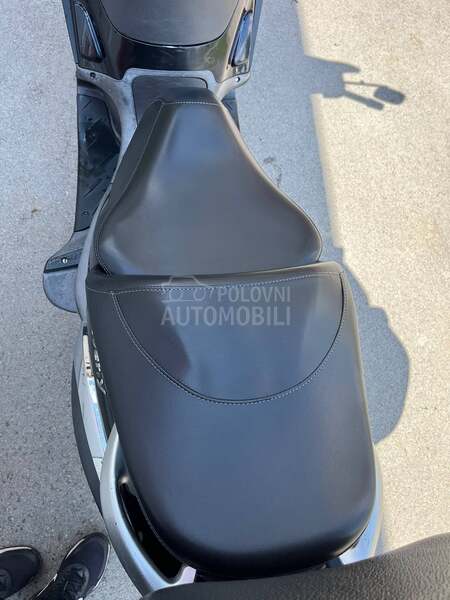 Piaggio Beverly 250