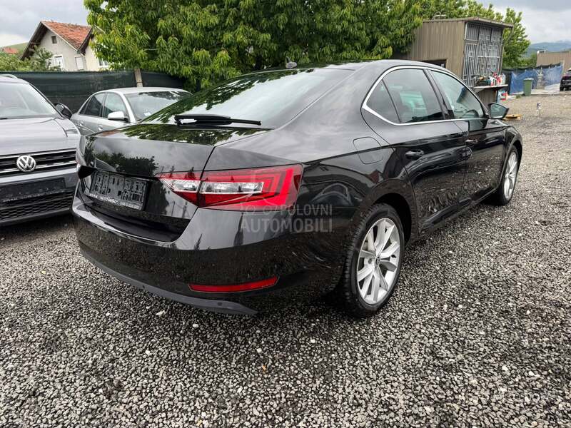 Škoda Superb 2,0 TDI DSG