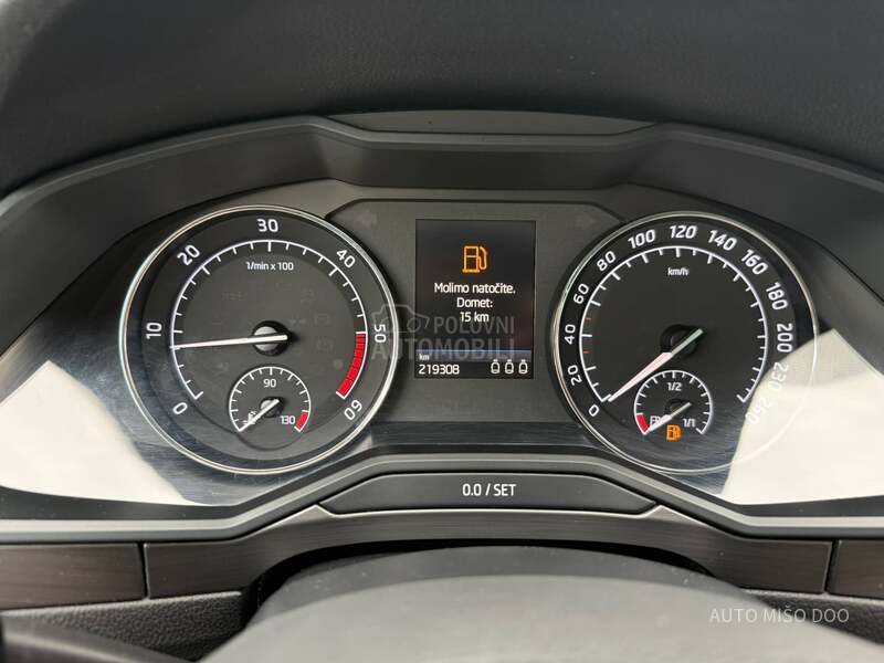 Škoda Superb 2,0 TDI DSG
