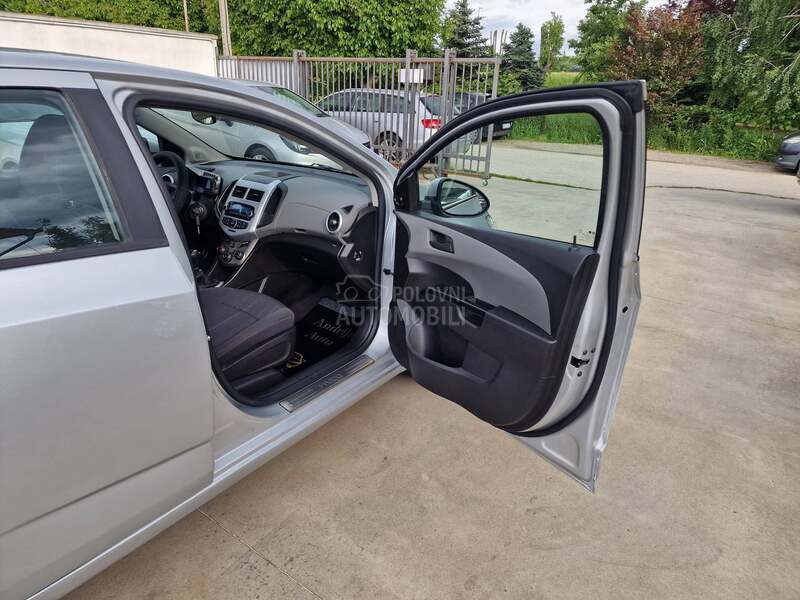 Chevrolet Aveo 