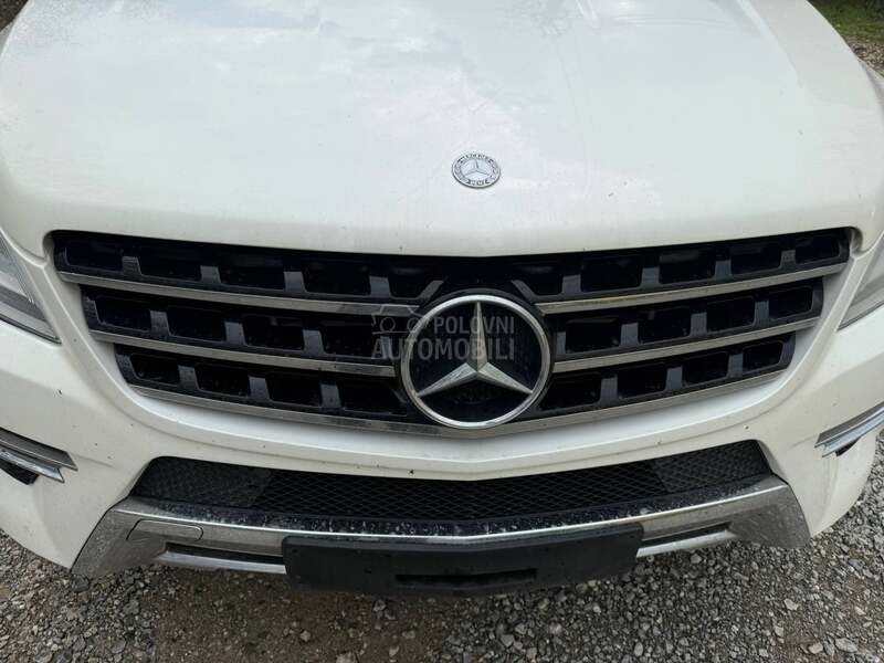 Mercedes Benz ML Klasa 350cdi 2014. god. -  kompletan auto u delovima