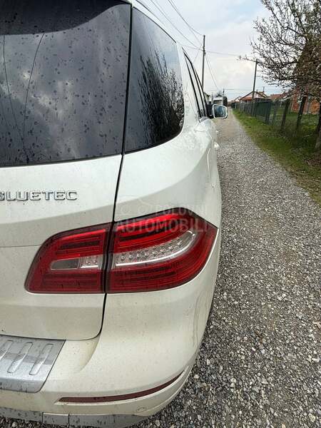 Mercedes Benz ML Klasa 350cdi 2014. god. -  kompletan auto u delovima