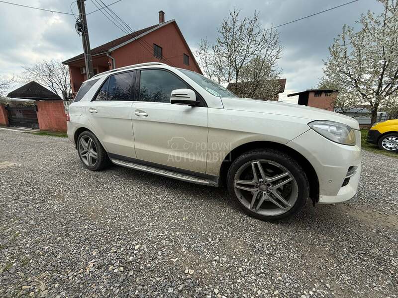 Mercedes Benz ML Klasa 350cdi 2014. god. -  kompletan auto u delovima