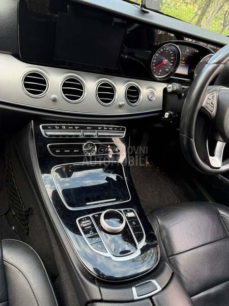 Mercedes Benz E Klasa 654 2017. god. -  kompletan auto u delovima