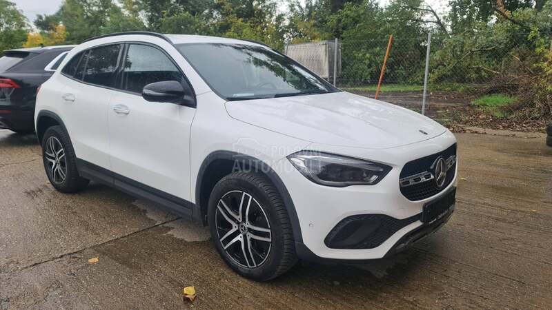 Mercedes Benz GLA 200 2.0d LED/4 MATIC