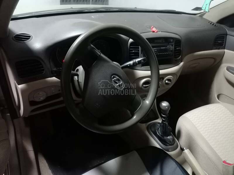 Hyundai Accent 
