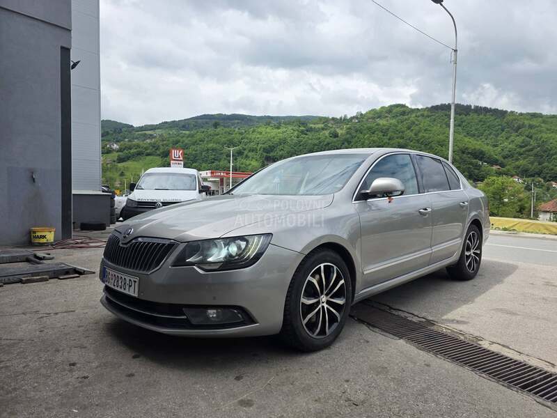 Škoda Superb Elegance REG GRATIS