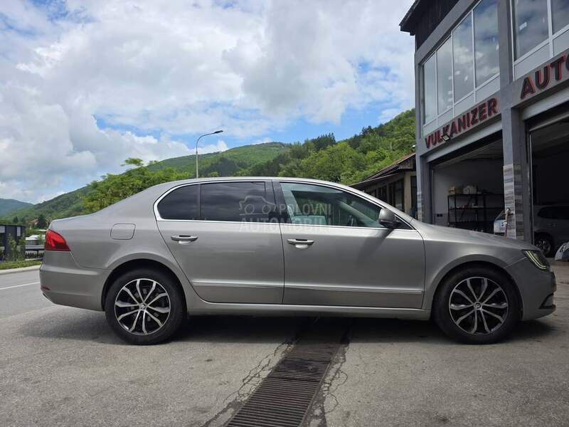 Škoda Superb Elegance REG GRATIS