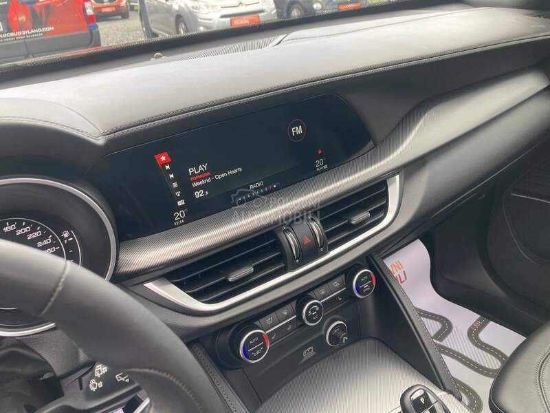 Alfa Romeo Stelvio 2.0i Q4 Veloce CH