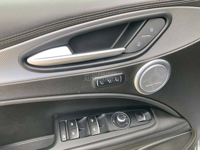 Alfa Romeo Stelvio 2.0i Q4 Veloce CH