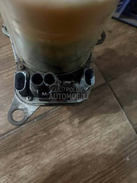 Servo pumpa elektricna
