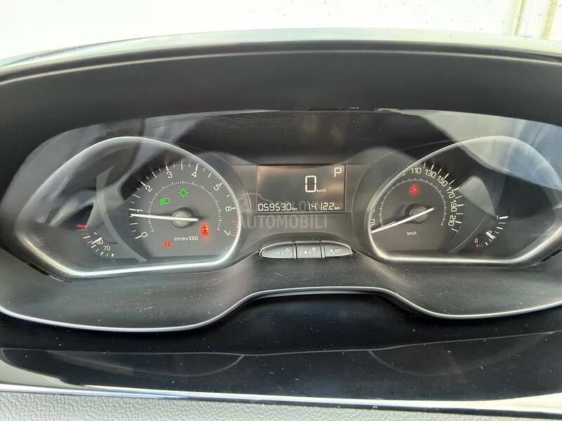 Peugeot 208 1.2/AUTOM