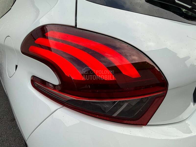 Peugeot 208 1.2/AUTOM