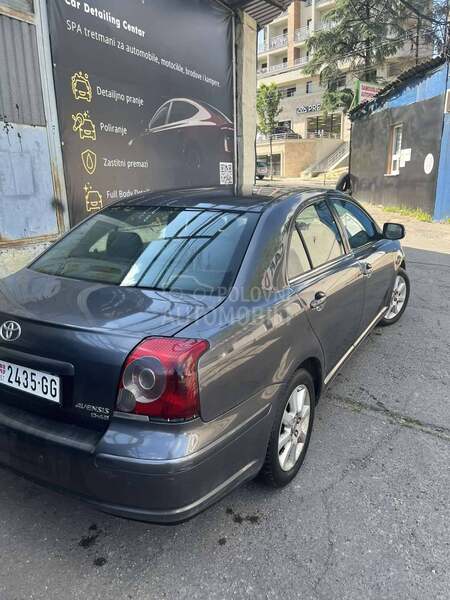 Toyota Avensis 
